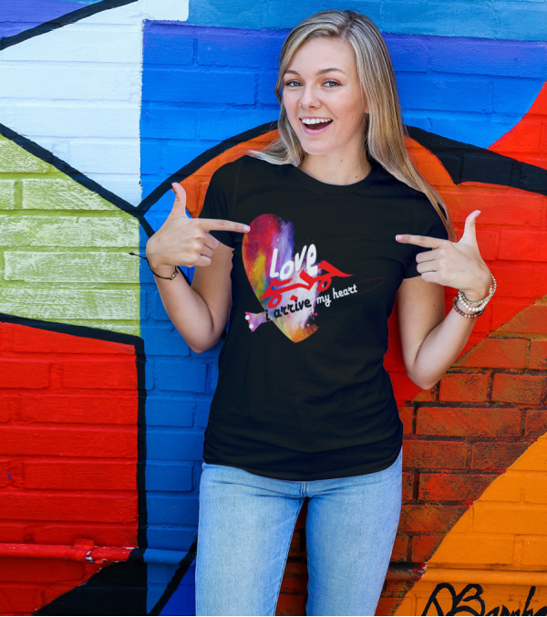 Love Arabic Calligraphy I Arrive My Heart T-Shirt