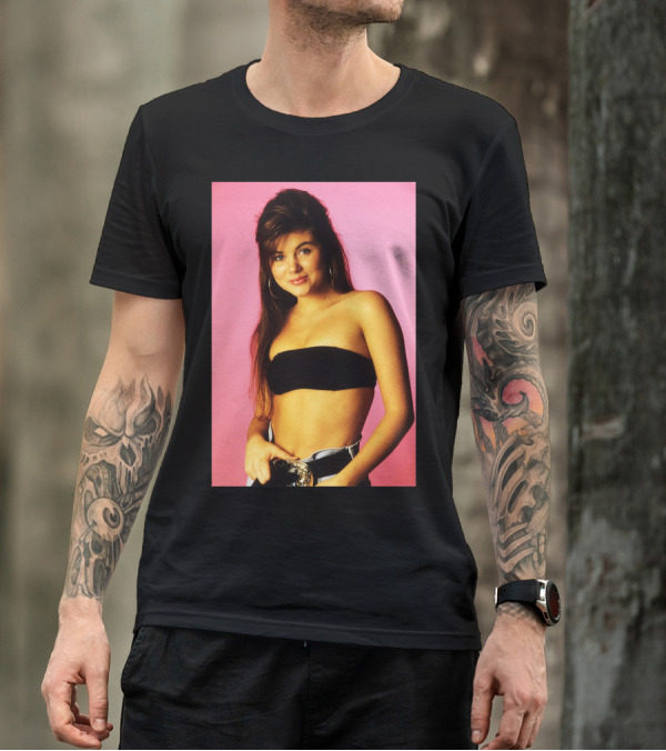 Kelly Kapowski Saved By The Bell Pink Background 90s T-Shirt