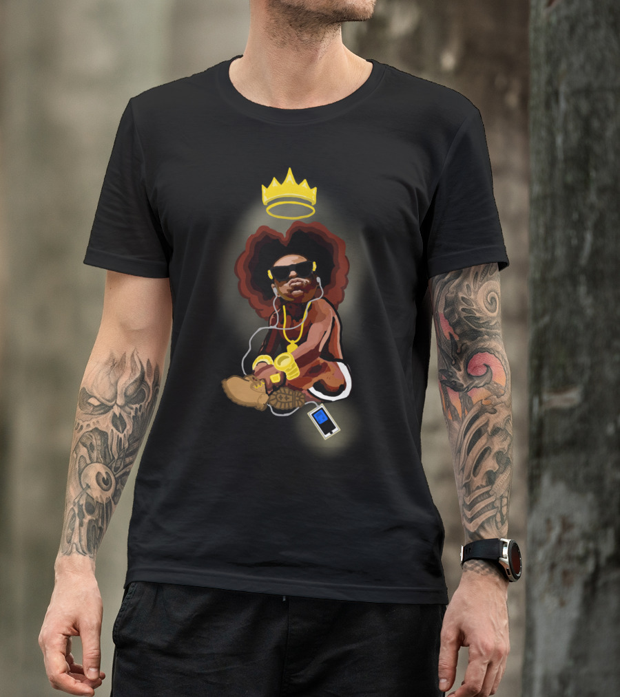 Young Papa Crowned Music King With Headphones And Gold Accessories T-Shirt