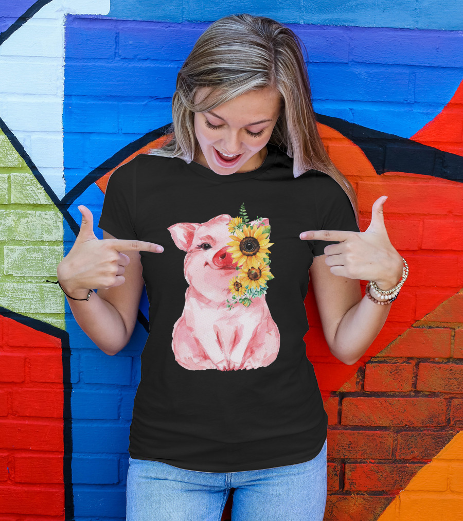 Cute Pig With Sunflower Farm Animal Love T-Shirt