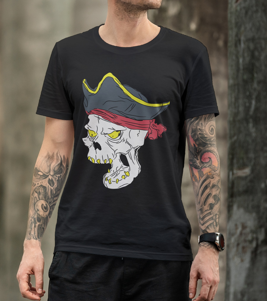 Pirate Skull With Hat And Bandana Skeleton Bone T-Shirt