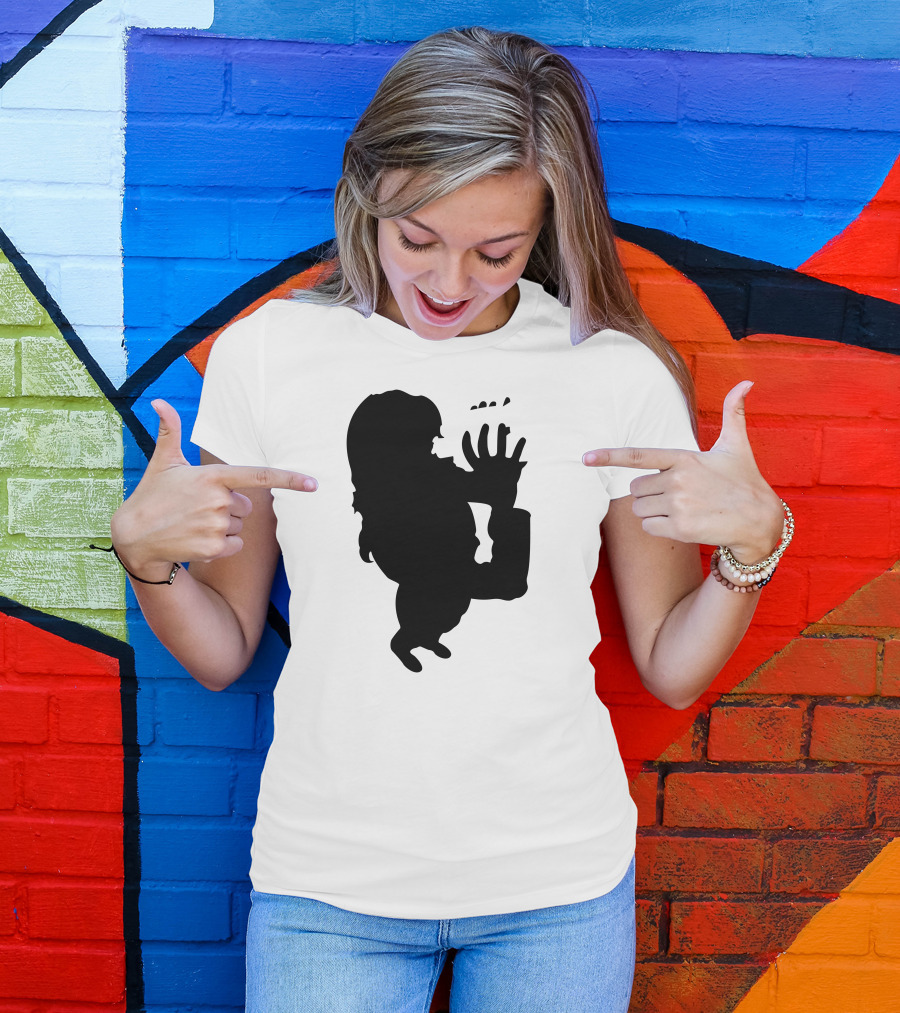 ICreep Bigfoot Silhouette Holding Binoculars T-Shirt