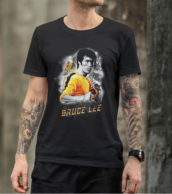 Bruce Lee Yellow Jumpsuit Iconic Pose With Chinese Symbols T-Shirt