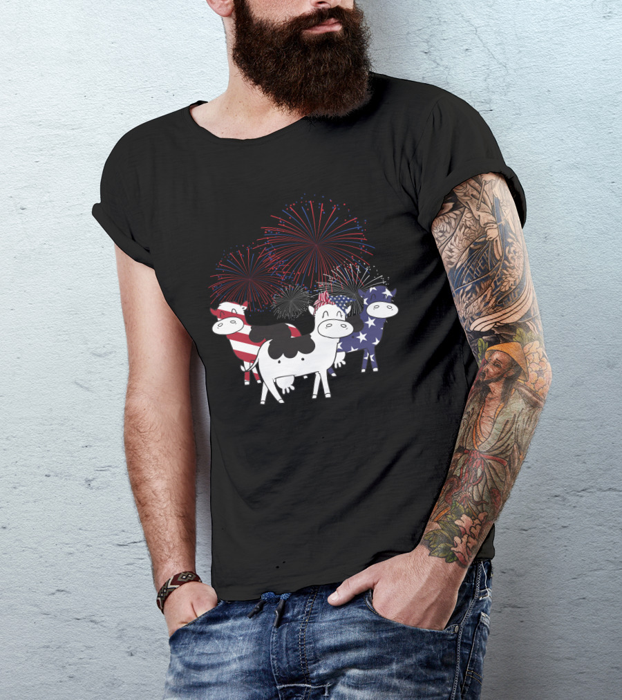 Cow American Flag Patriotic 4th Of July Fireworks T-Shirt