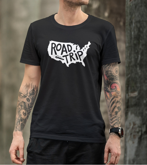 ROAD TRIP USA Map With Car And Trees T-Shirt