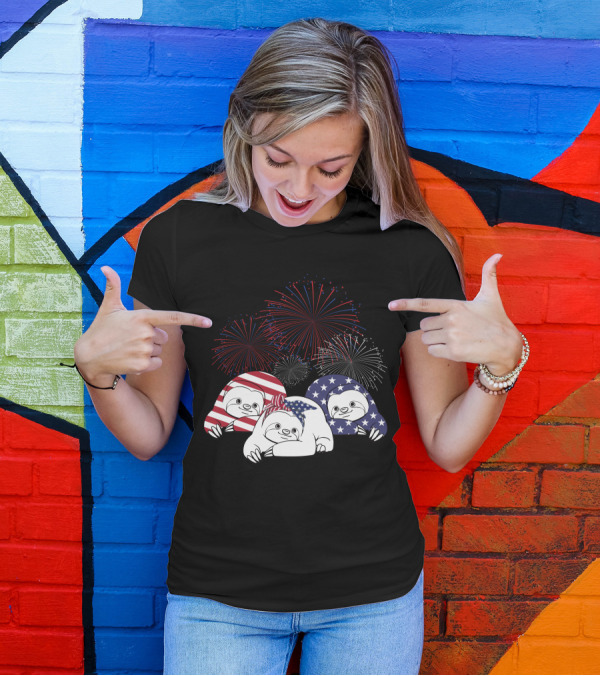 Patriotic Sloths In American Flag Colors With 4th Of July Fireworks T-Shirt