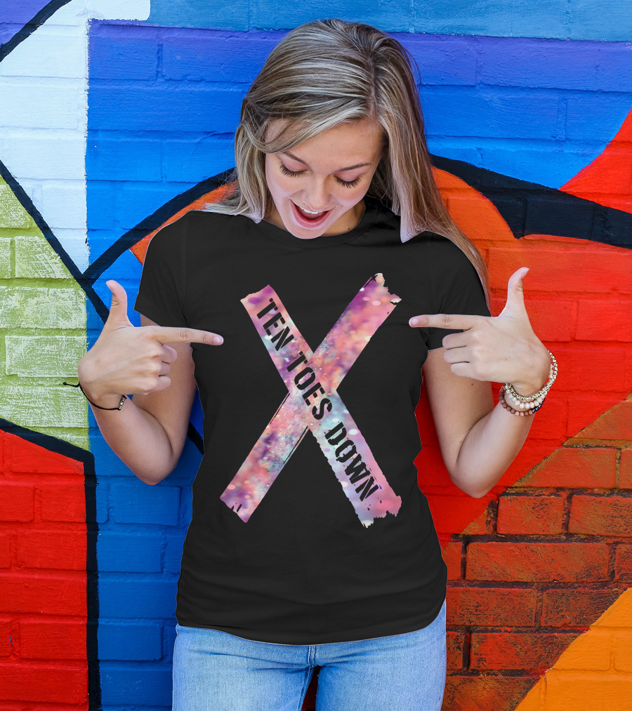 Deestroying Ten Toes Down Ttd Bokeh Cross T-Shirt