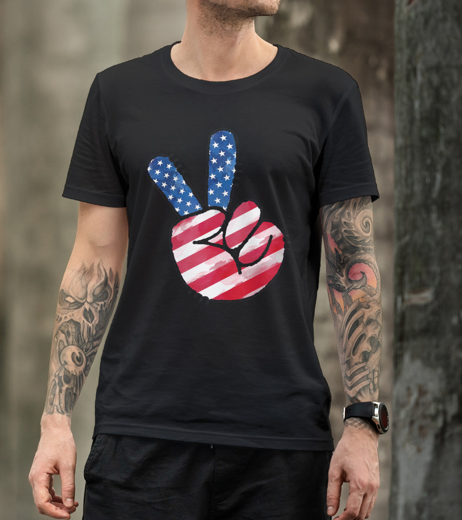 4Th Of July American Flag Peace Sign Hand T-Shirt