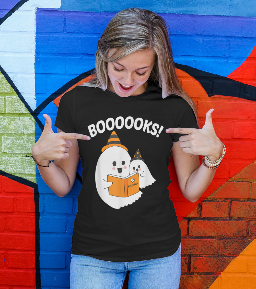 Halloween Ghost Booooooks Boo Read Books Funny Teacher T-Shirt