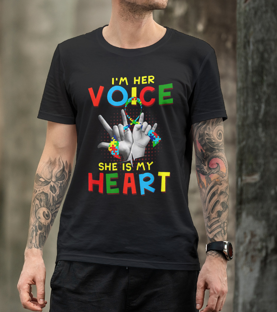 I'm Her Voice She Is My Heart Autism Puzzle Hand Sign T-Shirt