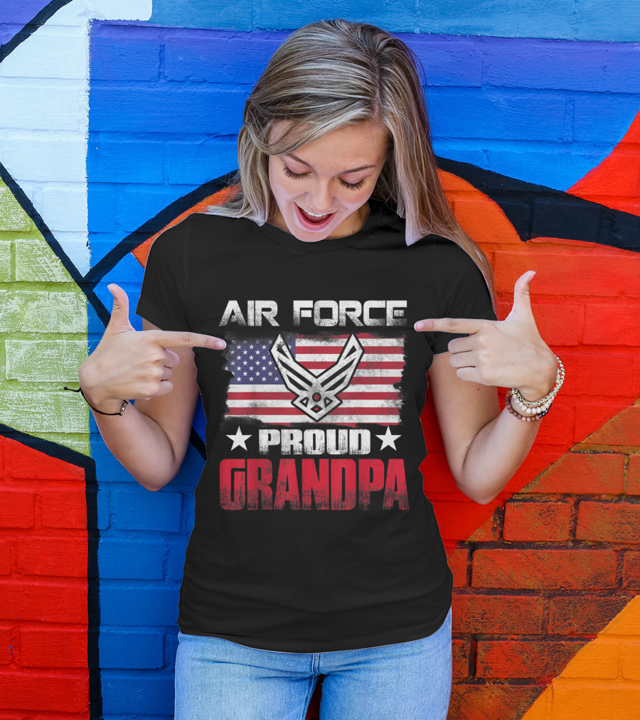 Air Force Proud Grandpa US Flag Veteran T-Shirt