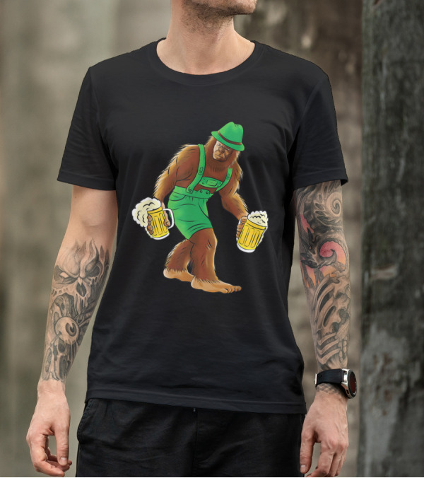 Bigfoot In Lederhosen With Beer Steins Oktoberfest Humor T-Shirt