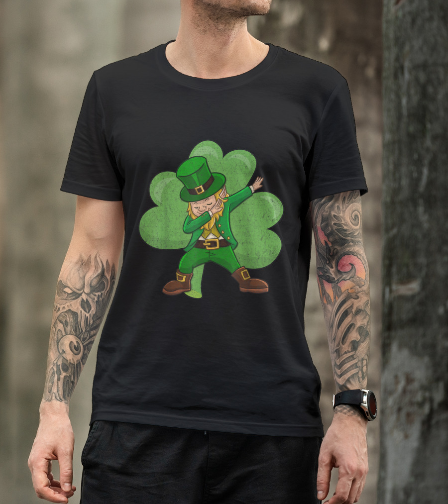Funny Dabbing Leprechaun St Patrick's Day Shamrock T-Shirt