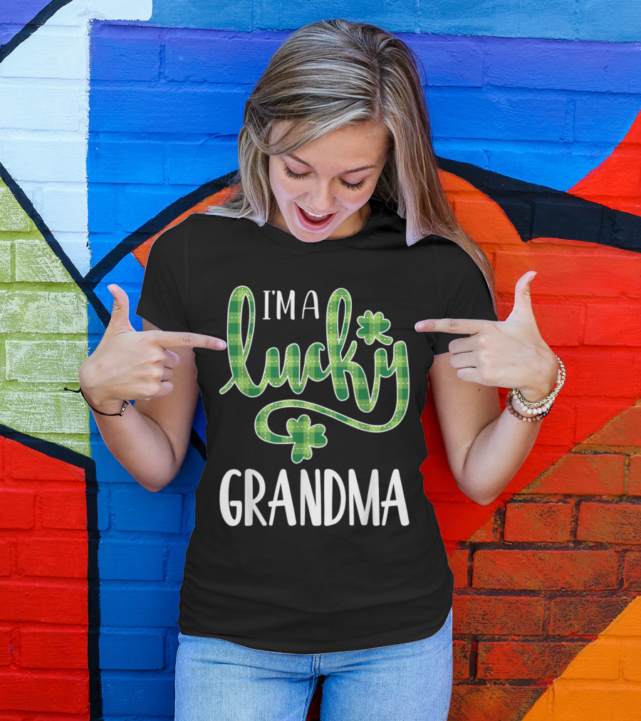 I'm A Lucky Grandma Irish Family Shamrock T-Shirt