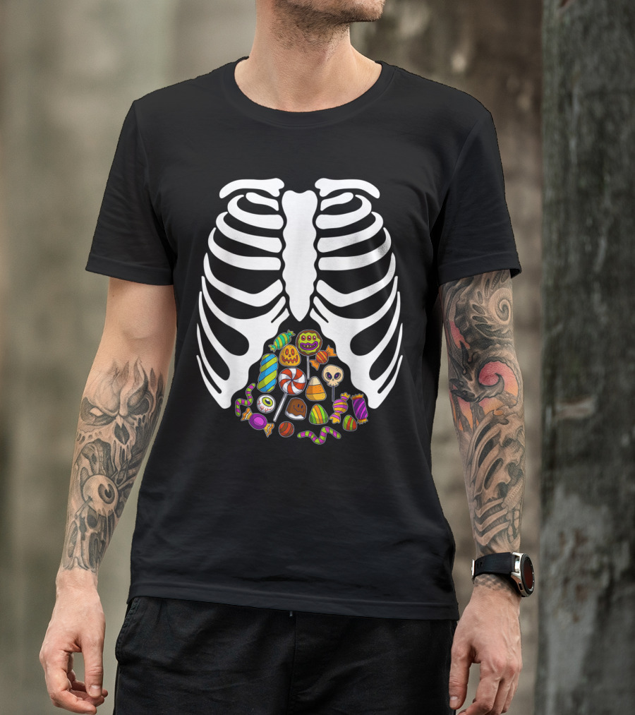 Skeleton Rib Cage With Halloween Candy Heart T-Shirt