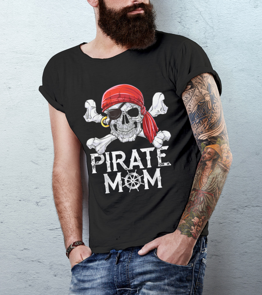 Pirate Mom Jolly Roger Skull Red Bandana Crossbones Eyepatch T-Shirt