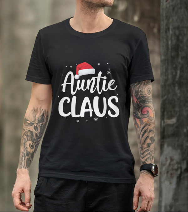 Auntie Claus Santa Hat Christmas Snowflakes T-Shirt