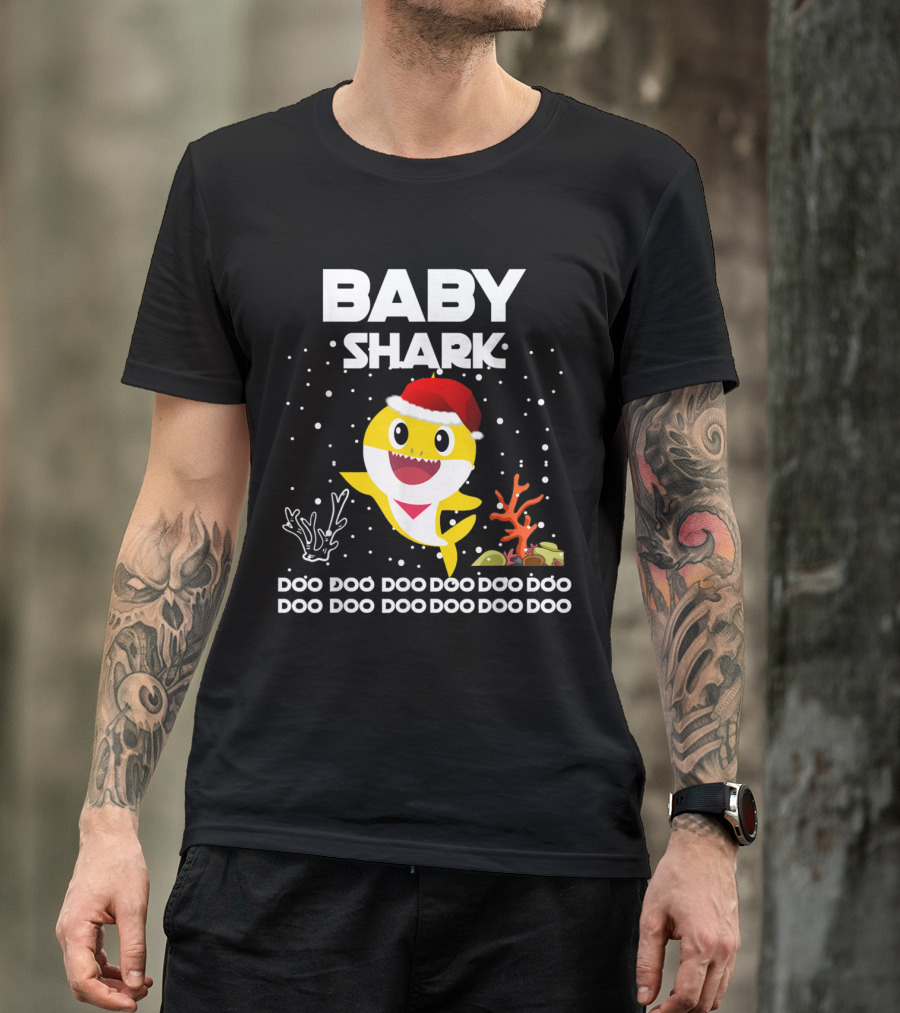 Baby Shark Santa Doo Doo Doo Snowflakes And Coral T-Shirt