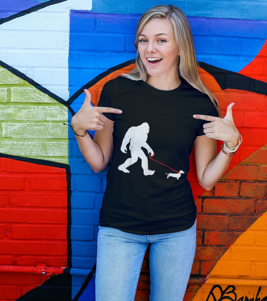 Funny Bigfoot Sasquatch Walking Dachshund Weiner Dog Vintage T-Shirt