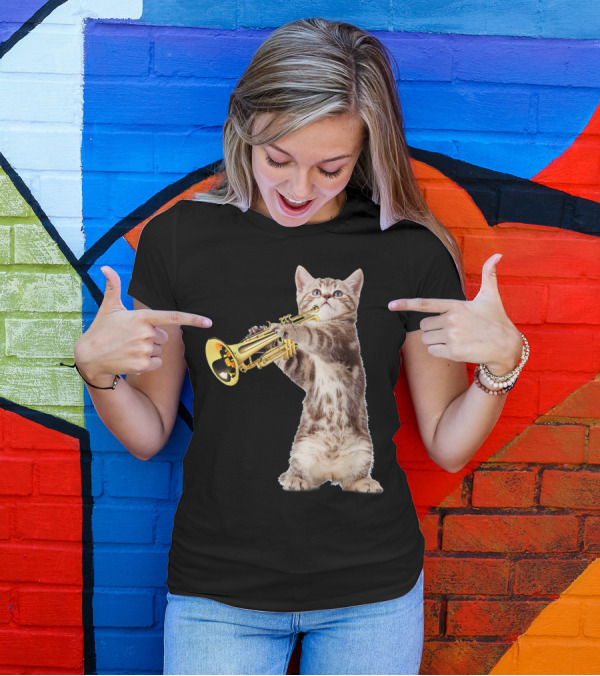 Vintage Cat Playing Trumpet For Birthday Christmas T-Shirt