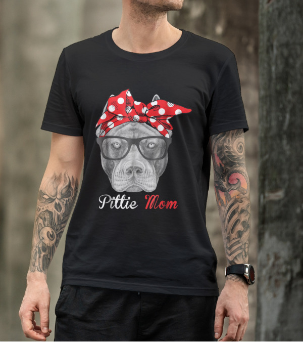 Pittie Mom With Glasses And Polka Dot Bandana Pitbull Dog Lovers T-Shirt