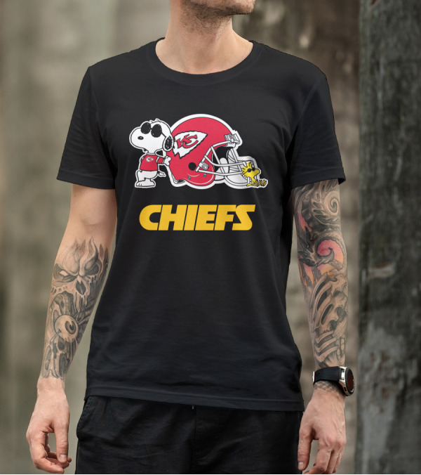 Kansas City Chiefs Snoopy Joe Cool Woodstock Helmet Chiefs T-Shirt
