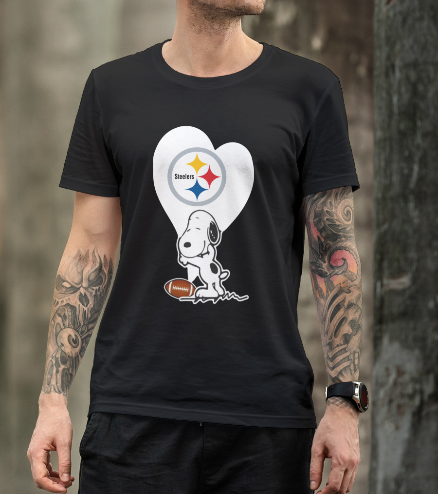 Pittsburgh Steelers Snoopy Heart And Football T-Shirt