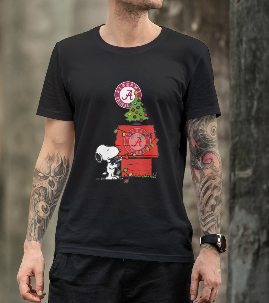 Alabama Crimson Tide Snoopy Christmas Tree Doghouse T-Shirt