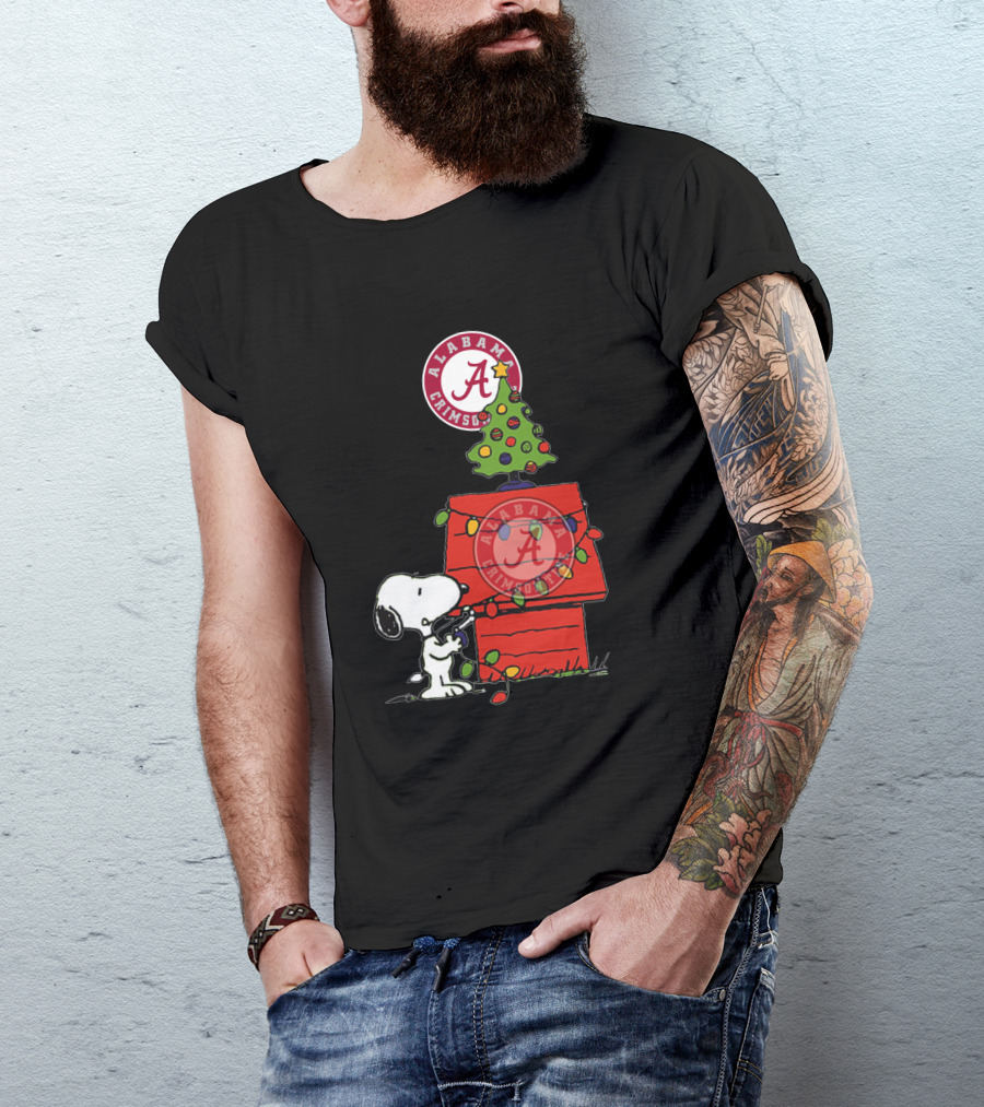 Alabama Crimson Tide Snoopy Christmas Tree Doghouse T-Shirt