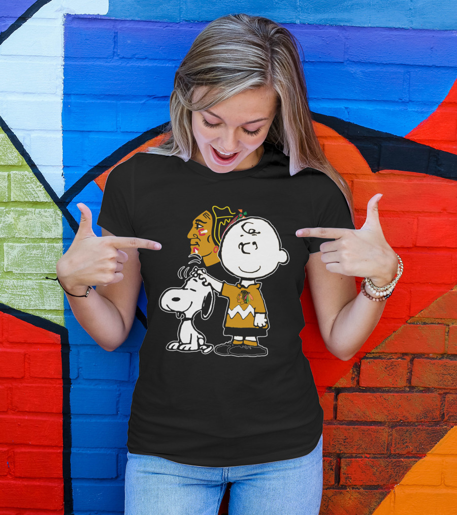 Chicago Blackhawks Charlie Brown And Snoopy T-Shirt