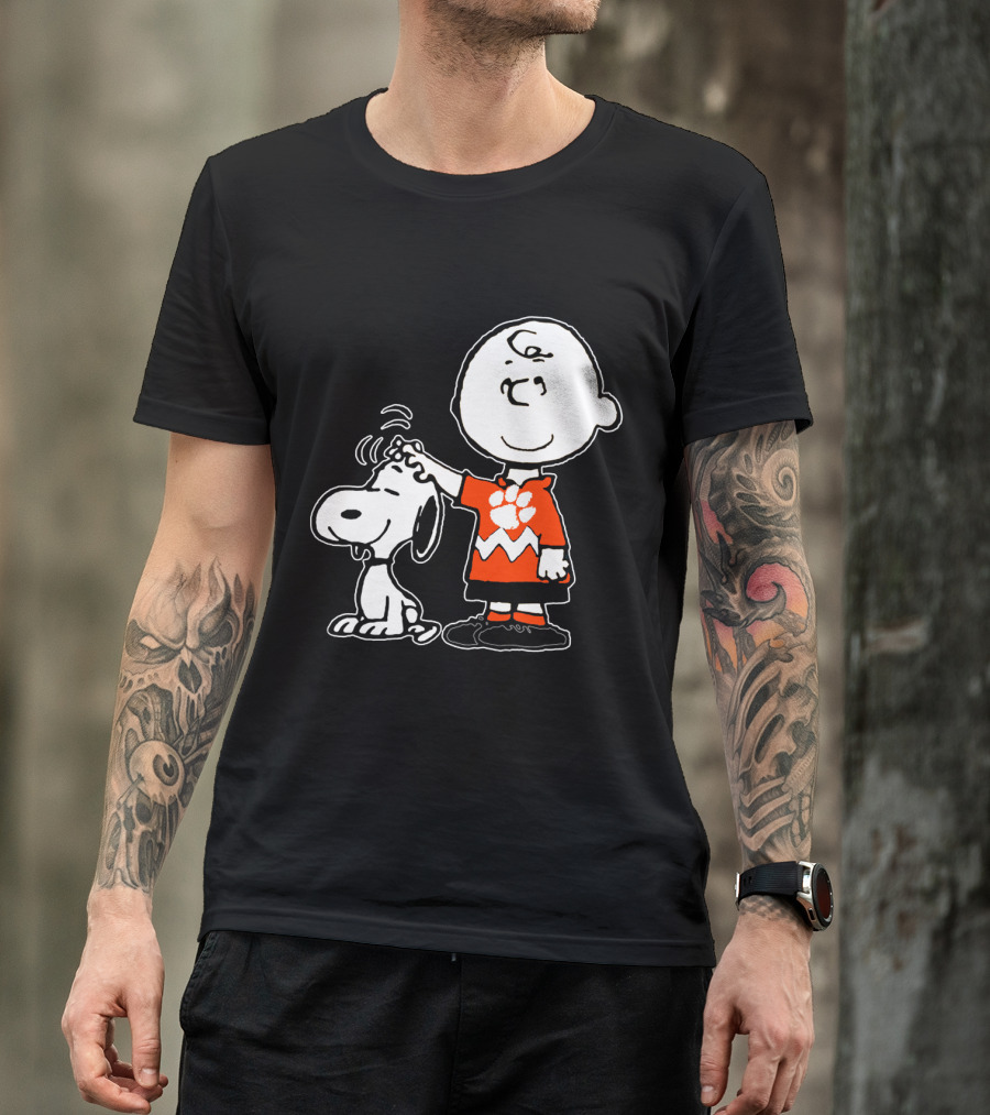 Clemson Tigers Football Paw Print On Charlie Brown With Snoopy T-Shirt
