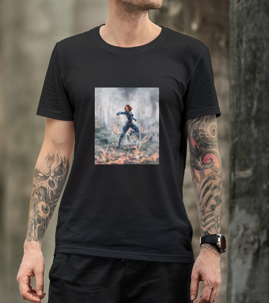 Avengers Cool Black Widow Action Scene Amidst Destruction T-Shirt