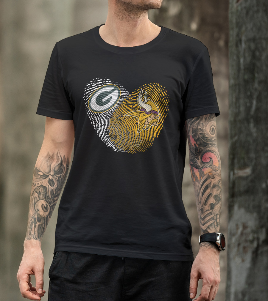 Green Bay Packers And Minnesota Vikings Fingerprint Heart T-Shirt