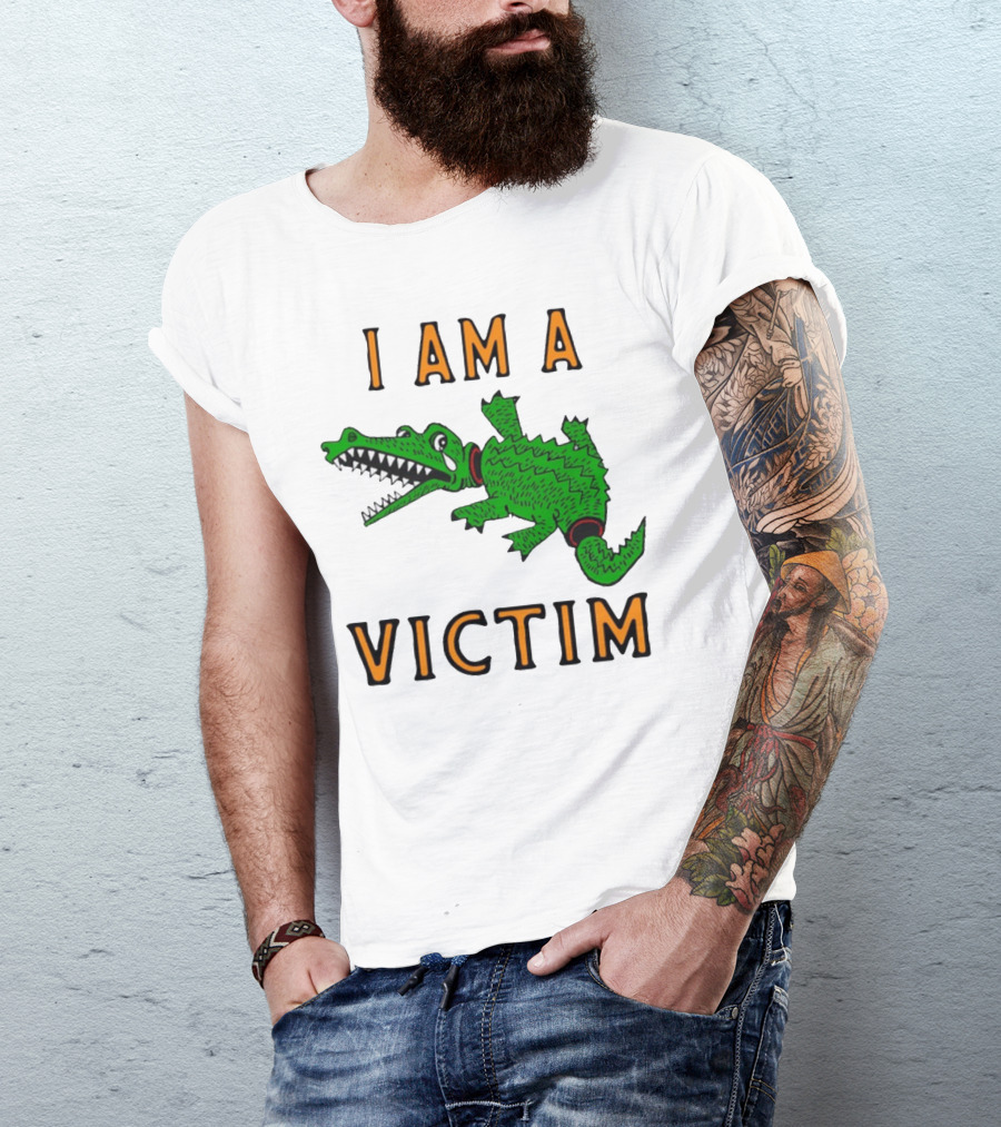I Am A Victim Green Crocodile Cartoon T-Shirt