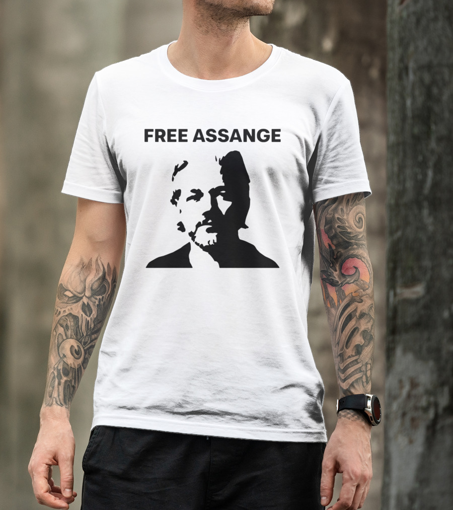 FREE ASSANGE Activist T-Shirt