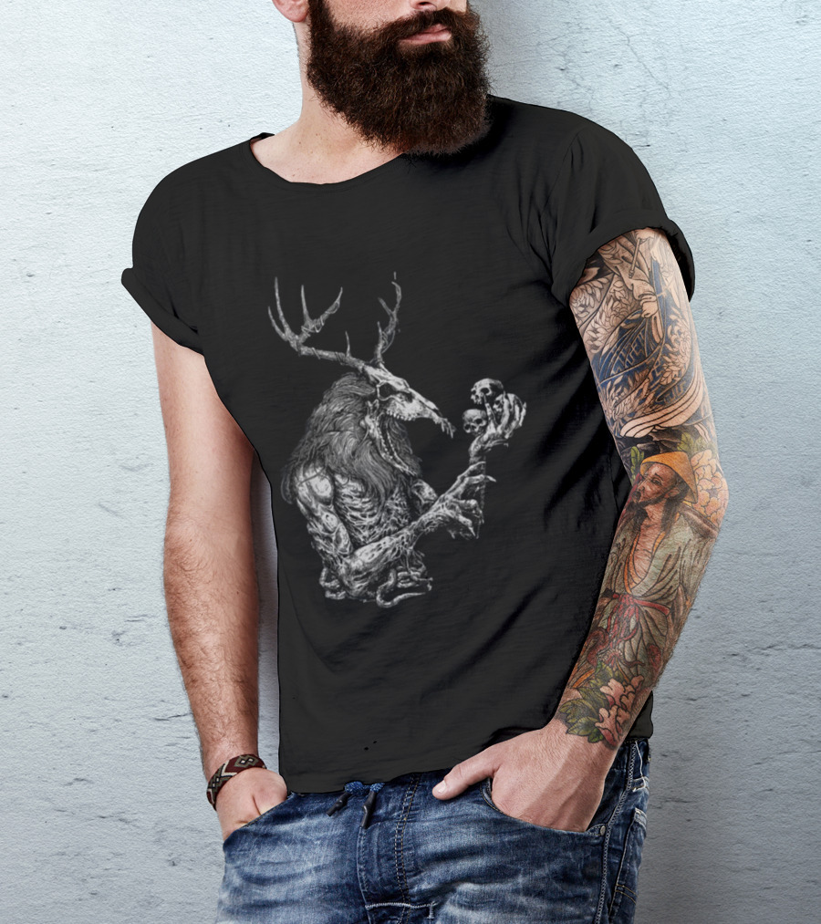 Bunkering Wendigo Antlered Skull Creature Holding Skulls T-Shirt