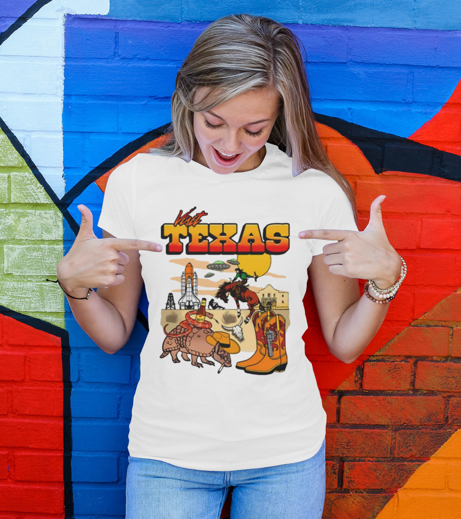 Visit Texas Armadillo Cowboy Boots Space Shuttle UFOs Rodeo Horse Alamo T-Shirt