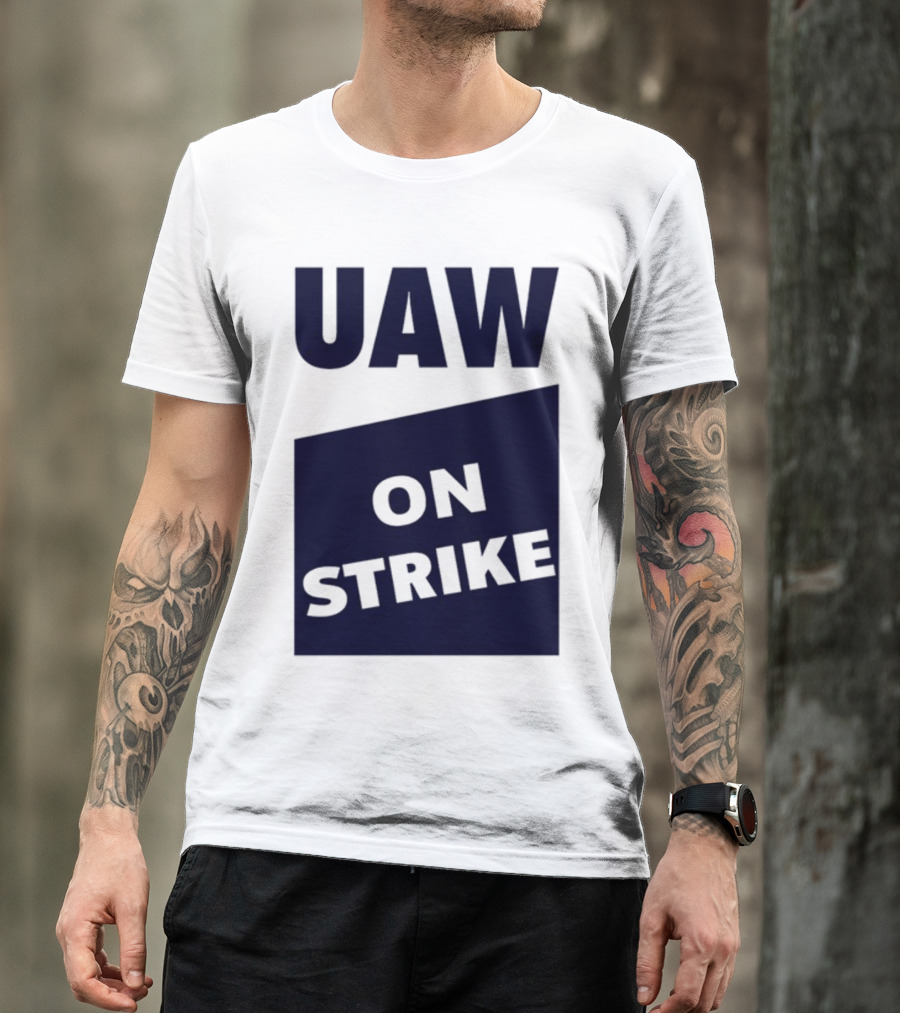 UAW On Strike Solidarity Statement By Sara Nelson T-Shirt