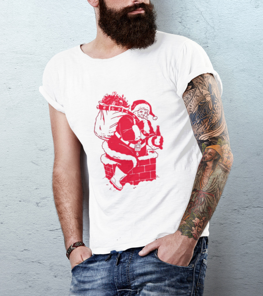 Santa Claws Funny Cat Christmas Beer Chimney Scene T-Shirt