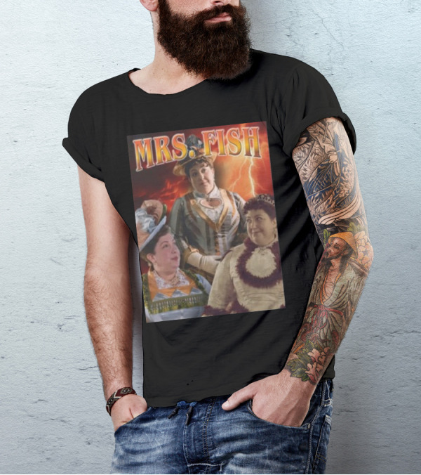 MRS. FISH Victorian Style Lightning Background Portraits T-Shirt