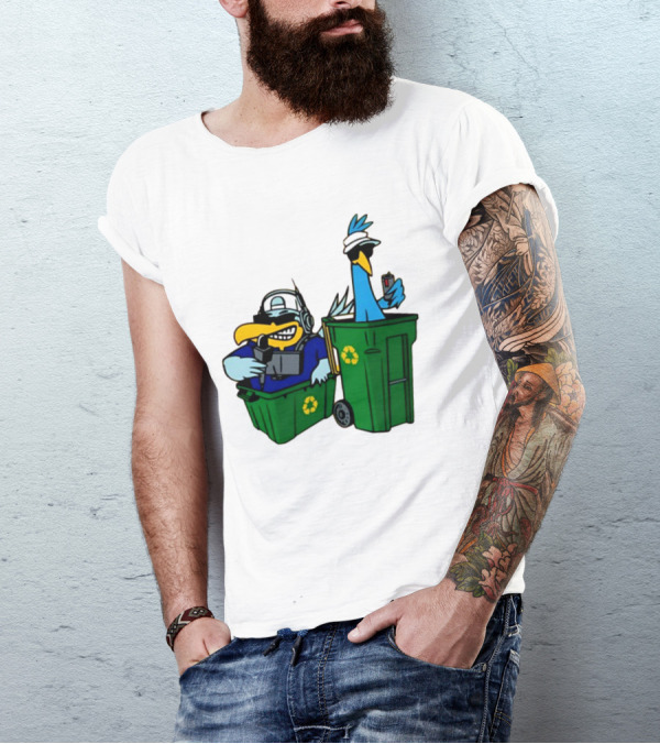 Fairwayjockey Birdie Juice The People’S Birdies Golf Duo Recycling Bins Image T-Shirt