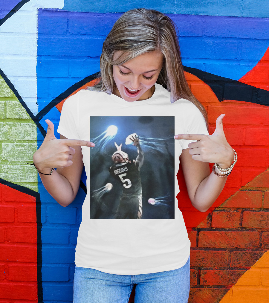 Killer Brownie Football Player Higgins 5 With Jellyfish Birthday T-Shirt