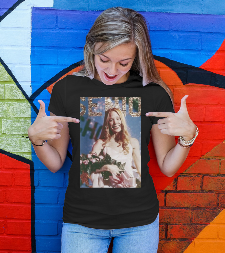 Luca Guadagnino Carrie Prom Scene With Sissy Spacek Smiling Holding Bouquet T-Shirt