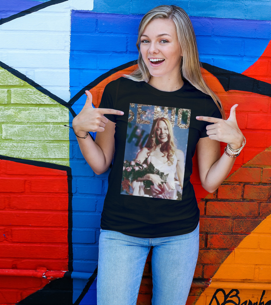 Luca Guadagnino Carrie Prom Scene With Sissy Spacek Smiling Holding Bouquet T-Shirt