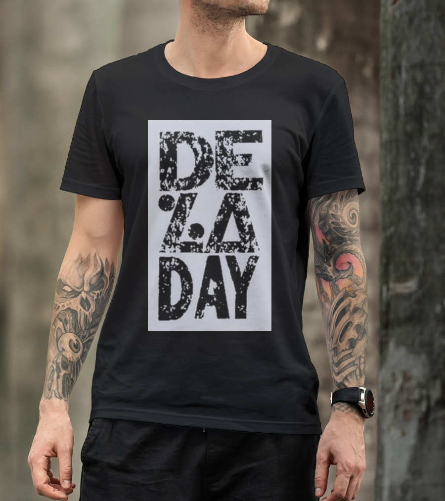 DE LA DAY T-Shirt