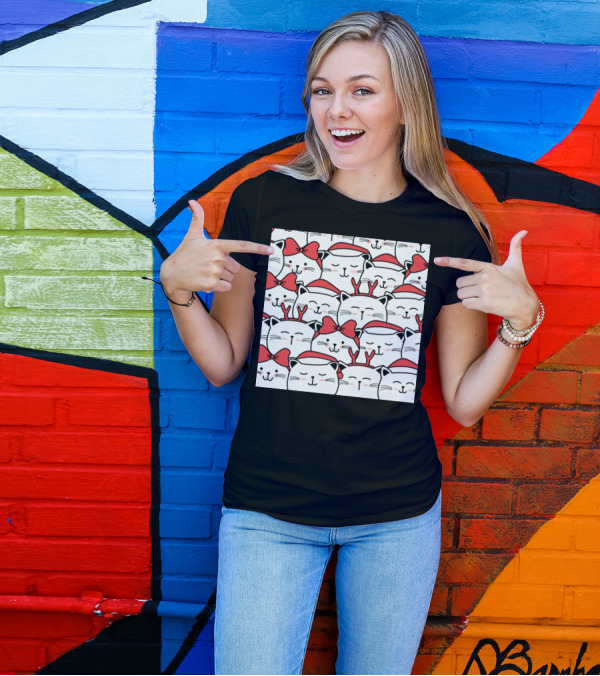 Cute Cat Christmas Santa Hats And Red Bows T-Shirt