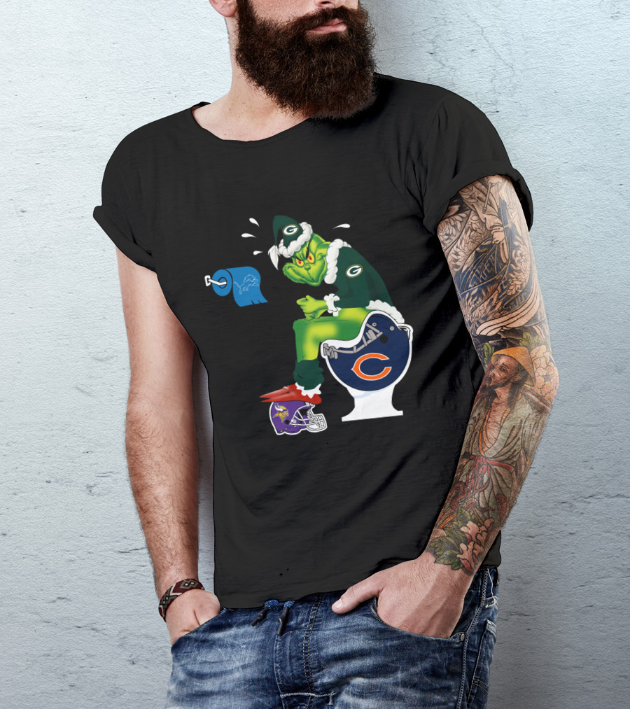 Packers Grinch Sitting On Bears Toilet Using Lions Paper With Vikings Helmet Shoes T-Shirt