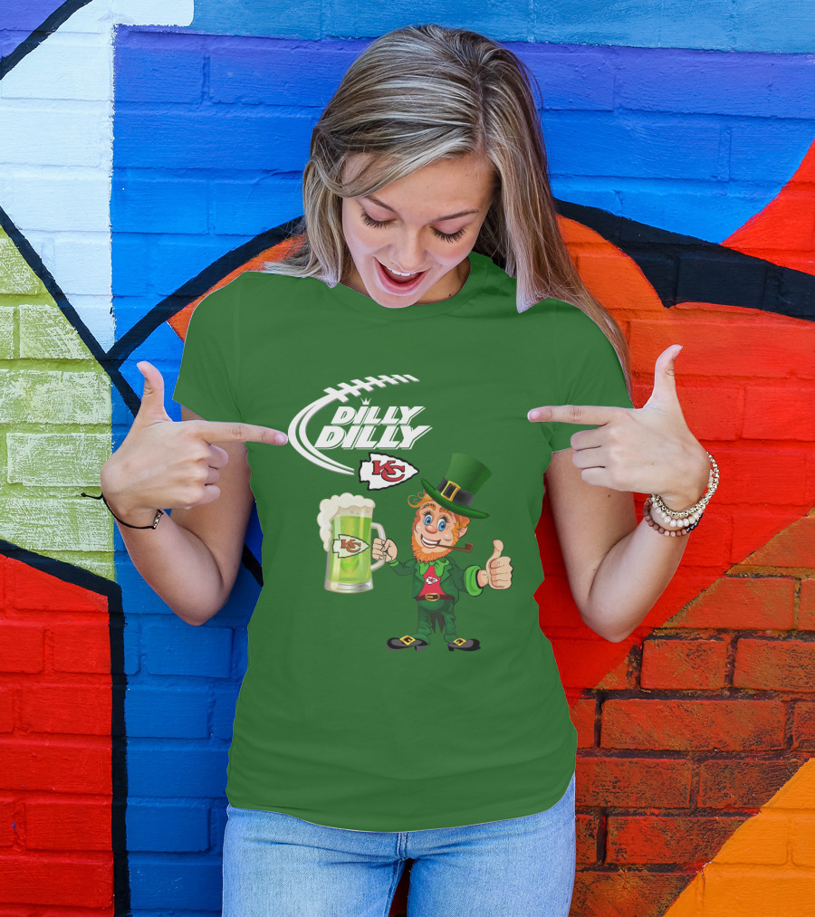 Dilly Dilly Chiefs Leprechaun St Patrick's Day Drink T-Shirt