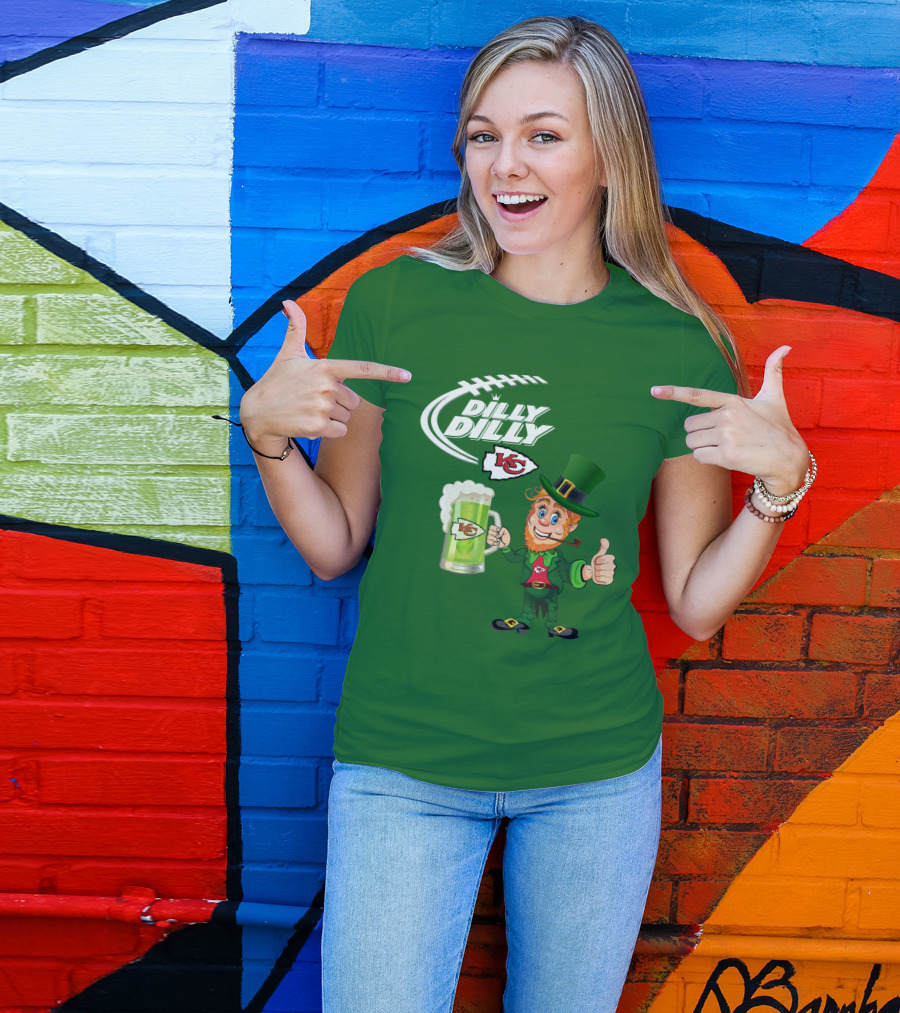 Dilly Dilly Chiefs Leprechaun St Patrick's Day Drink T-Shirt