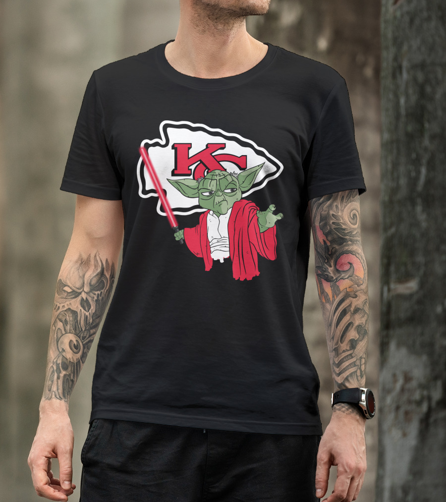 Kansas City Chiefs Yoda Lightsaber Fan T-Shirt